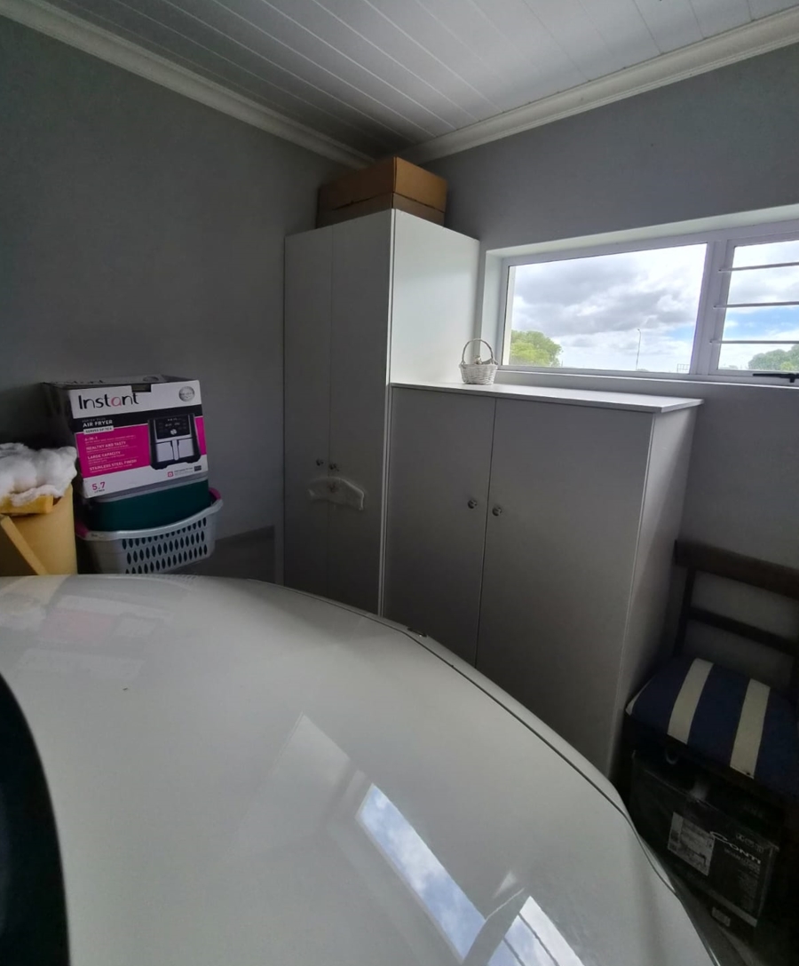 2 Bedroom Property for Sale in Struisbaai Western Cape